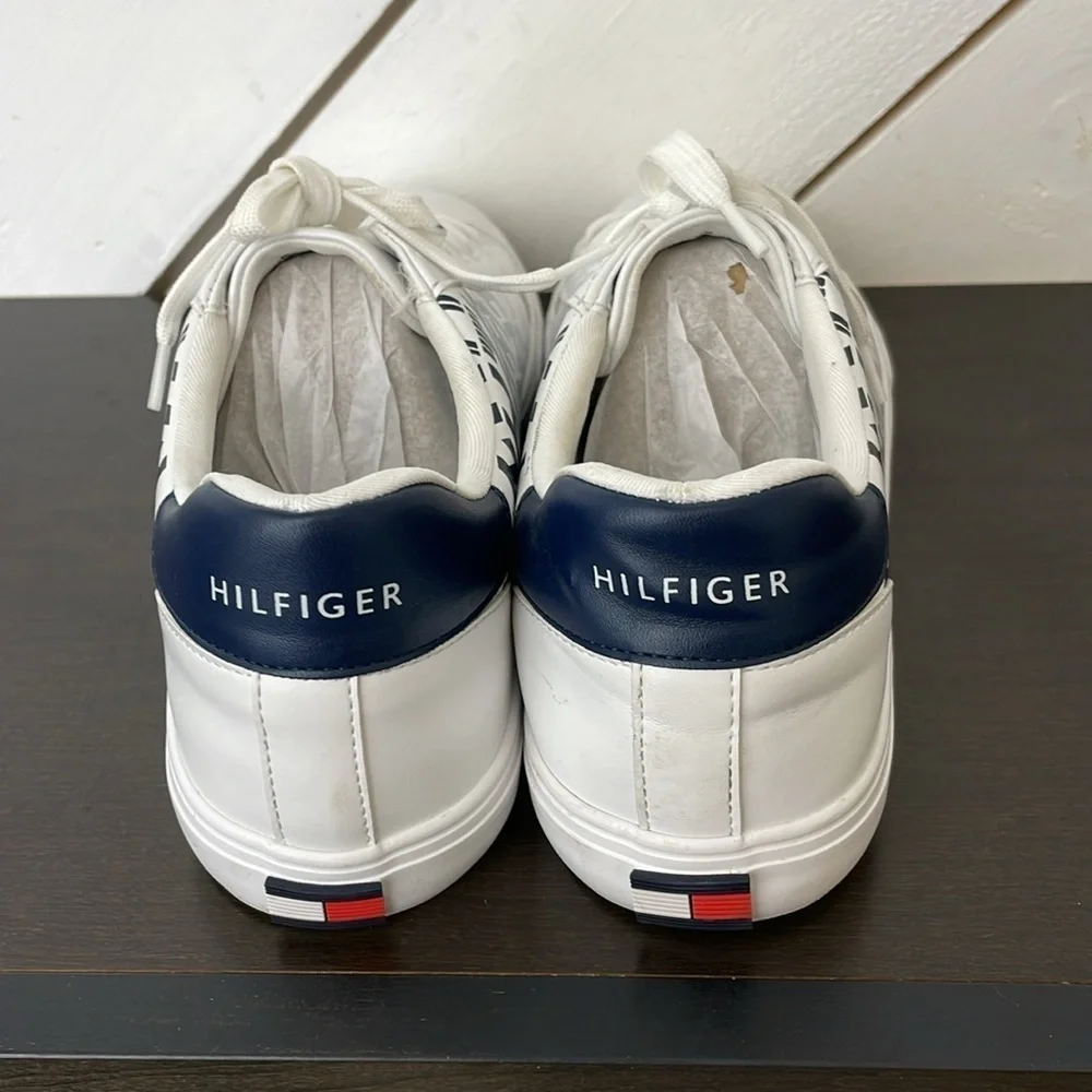 Tommy Hilfiger Women's 11 Loura3 Sneaker, White/Twilight Indigo